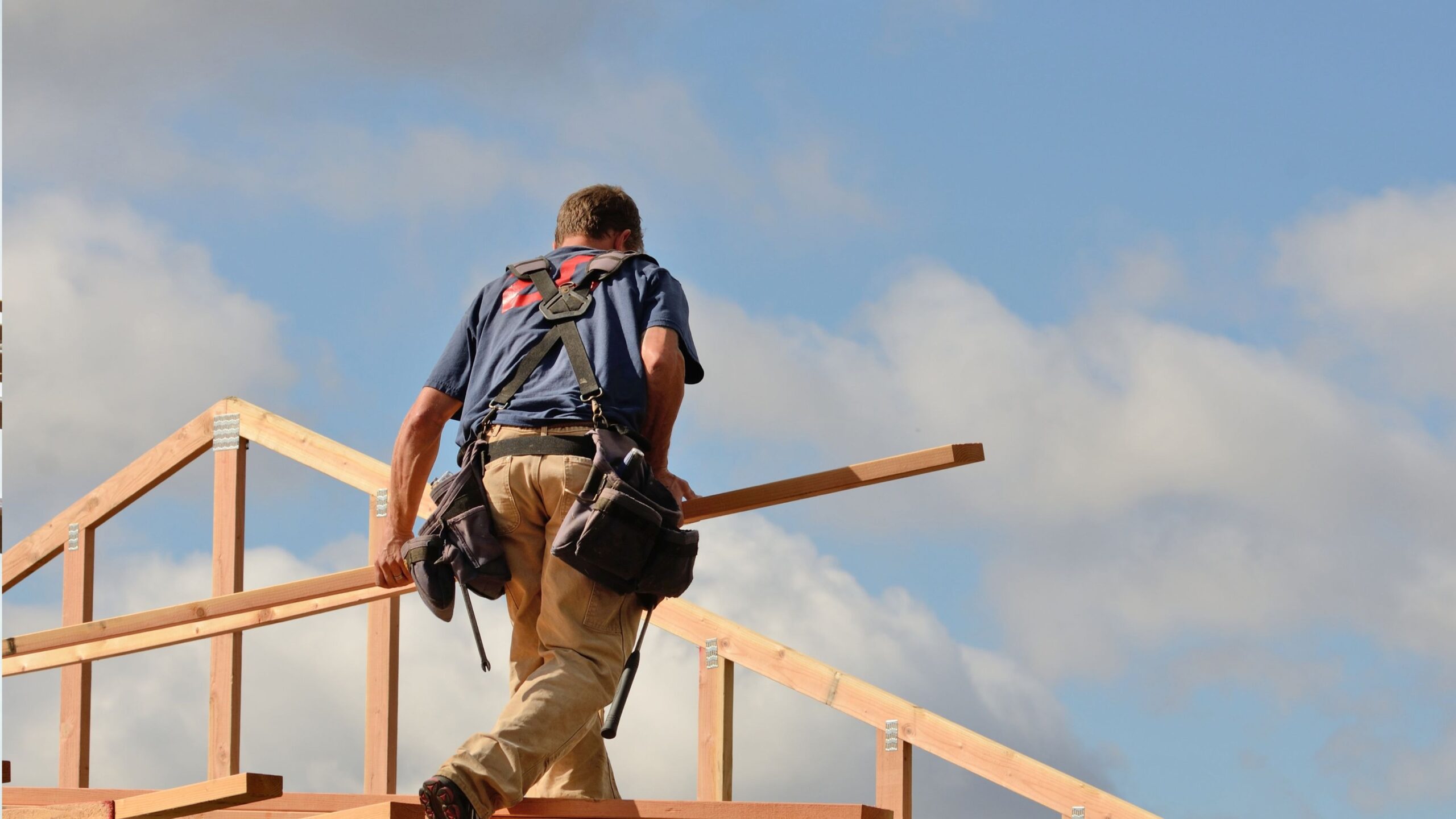 Carrying beam on roof frame